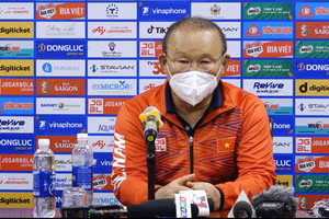 Thầy Park không hài lòng với màn trình diễn của các học trò trong chiến thắng 1-0 trước Myanmar tối 13/5.