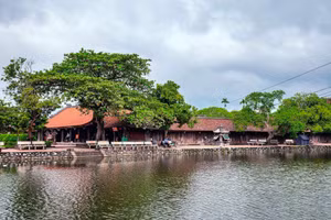 Chùa Keo Thái Bình gọi là 'Keo trên' để phân biệt với 'Keo dưới' là chùa Keo Nam Định.