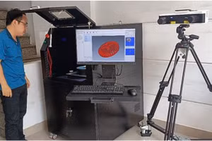 Máy đo 3D không tiếp xúc do các nhà khoa học Việt Nam chế tạo.