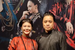 NSƯT Kim Oanh và đạo diễn Victor Vũ.