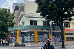 Căn nhà 2 mặt tiền góc đường Trương Định và Lý Tự Trọng (Quận 1), ảnh chụp chiều 12/10. 