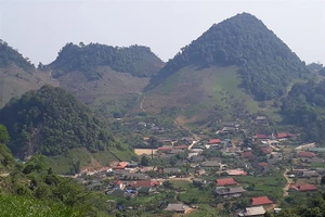 Toàn cảnh bản Tà Dê.