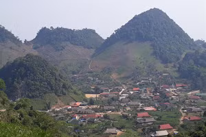 Toàn cảnh bản Tà Dê.