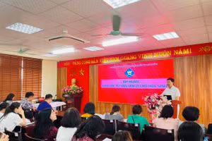 Phòng GD&ĐT quận Thanh Xuân tập huấn về công tác tư vấn tâm lý học sinh cho các trường trên địa bàn.