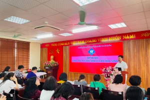 Phòng GD&ĐT quận Thanh Xuân tập huấn về công tác tư vấn tâm lý học sinh cho các trường trên địa bàn.