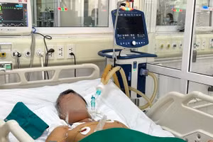 Bệnh nhân mắc uốn ván được điều trị tại Bệnh viện Bệnh Nhiệt đới Trung ương. Ảnh: BVCC