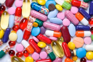 Sử dụng thuốc kháng sinh không phải là giải pháp ưu tiên khi trẻ bị ho do nhiễm virus. Ảnh minh họa: INT