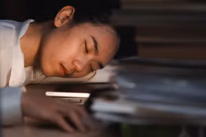 Thế hệ trẻ thất vọng khi trở thành 'sinh viên tốt' là chưa đủ. 