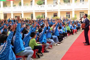 Giờ hoạt động trải nghiệm ở sân Trường Tiểu học Nguyễn Văn Trỗi, TP Thanh Hóa được học sinh hào hứng đón nhận.