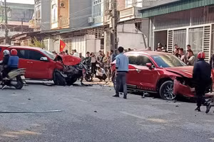 Phú Thọ: Ô tô gây tai nạn liên hoàn, 4 người thương vong