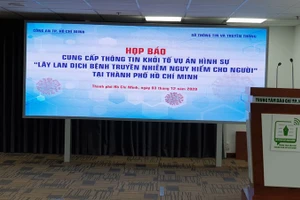 Họp báo về việc khởi tố vụ tiếp viên Vietnam Airlines làm lây lan COVID-19