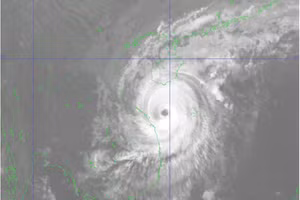 Hình ảnh bão số 13