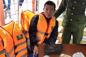 Nổi lòng tham, lái tàu “cầm” luôn tài sản khách để quên