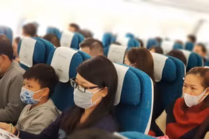 Bị phạt tới 3 triệu đồng khi đi máy bay không đeo khẩu trang