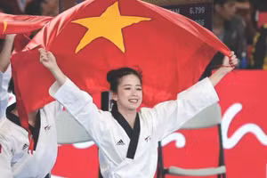 Cận cảnh nhan sắc 'hoa khôi làng võ' Châu Tuyết Vân 