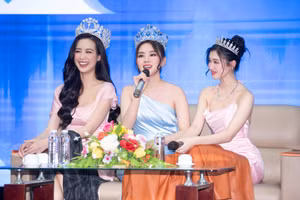 Hoa hậu Mai Phương, Bảo Ngọc 'náo loạn' Đại học Tây Đô