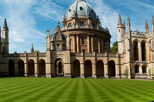 Đại học Oxford đứng đầu bảng xếp hạng trường Đại học tốt nhất thế giới bảy năm liên tiếp.