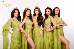 Dàn Hoa, Á hậu Miss Grand Vietnam 2022 khoe ảnh cực ‘cháy’