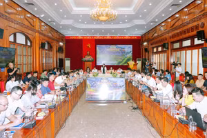 Toàn cảnh buổi họp báo.