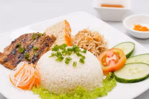 3 sai lầm khi ăn trưa tàn phá sức khỏe của bạn