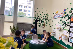 Cô và trò Trường MN Họa Mi (quận Cầu Giấy, Hà Nội).