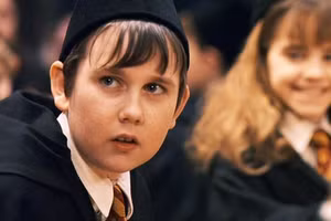 Người hâm mộ của Harry Potter không thể quên nhân vật Neville Longbottom của nhà Gryfindor. Tuy chỉ là vai phụ nhưng cậu bé có gương mặt bầu bĩnh, nhút nhát, thường xuyên bị thành viên nhà Slytherin bắt nạt đã để lại dấu ấn riêng trong lòng khán giả. Ảnh: Getty.