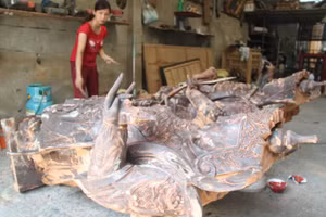 Sơn Đồng nổi tiếng với phụ nữ làm nghề tạc tượng và không mang họ cha.