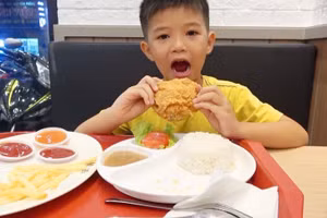 Không nên ăn thực phẩm nhanh hằng ngày. Ảnh minh họa.