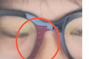 Phát hiện chồng ngoại tình nhờ phản chiếu tin nhắn qua kính