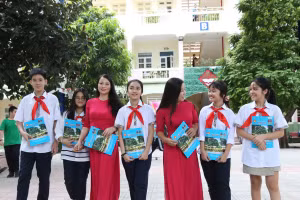 Vai trò của người quản lý góp phần quan trọng trong việc xây dựng môi trường GD toàn diện. Ảnh minh họa