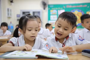 Cha mẹ cần biết kiềm chế cảm xúc để trẻ noi gương. Ảnh minh họa: Thế Đại.