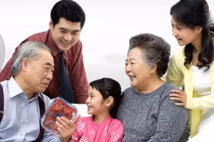 Trẻ cần tôn trọng bản thân để biết tôn trọng người khác. Ảnh minh họa