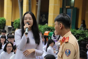 Học sinh Trường THPT Trưng Vương tham gia chuyên đề “Hành trình văn hóa giao thông” ngày 21/9 vừa qua. Ảnh minh họa: P.Nga 