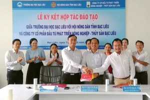 Trường ĐH Bạc Liêu ký kết hợp tác đào tạo nhân lực trình độ ĐH theo Mô hình mới liên kết 3 nhà: Nhà nông - Nhà trường - Nhà doanh nghiệp.