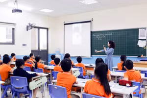 Học sinh Trường Tiểu học và THCS FPT Cầu Giấy tiếp cận với công nghệ thực tế ảo (VR-Virtual Reality). Ảnh: IT