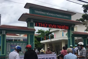 Trường Tiểu học Phước Long 1, TP Nha Trang nơi phụ huynh học sinh phụ huynh phản ánh xảy ra tình trạng bớt xén bữa trưa của học sinh.