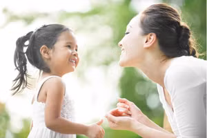 Cha mẹ không nên chỉ trích khi phát hiện con nói dối. Ảnh minh họa.