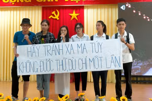 Sinh viên Trường ĐH Trà Vinh tham gia Hội thi tuyên truyền phòng chống ma túy, tệ nạn xã hội.