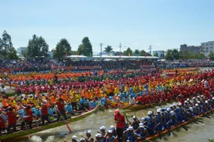 Lễ hội đua ghe Ngo của đồng bào dân tộc Khmer.