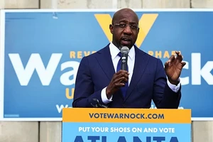 Ứng cử viên đảng Dân chủ Raphael Warnock.