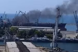 Một vụ nổ trên tàu.