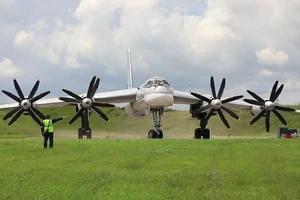 Máy bay Tu-95MS