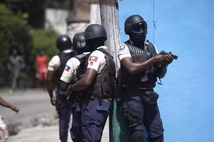 Lực lượng an ninh Haiti được triển khai tìm kiếm nghi phạm sát hại Tổng thống.