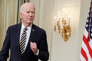 TT Joe Biden sắp họp báo.