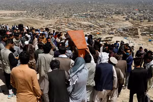 Tang lễ nạn nhân của vụ nổ tại trường học ở Afghanistan.