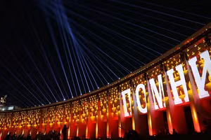 1.418 ngọn nến tưởng niệm nạn nhân của cuộc Chiến tranh Vệ quốc