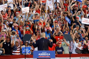 Cựu Tổng thống Donald Trump tại cuộc mít tinh ở Ohio.