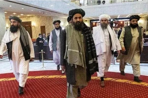 Các thủ lĩnh Taliban đáp chuyến bay từ Kabul đến Mazar-e-Sharif, 