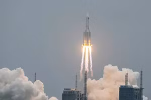 Trung Quốc phóng tên lửa đẩy Trường Chinh 5B.