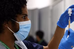 Tiêm chủng Covid-19 ở Anh.